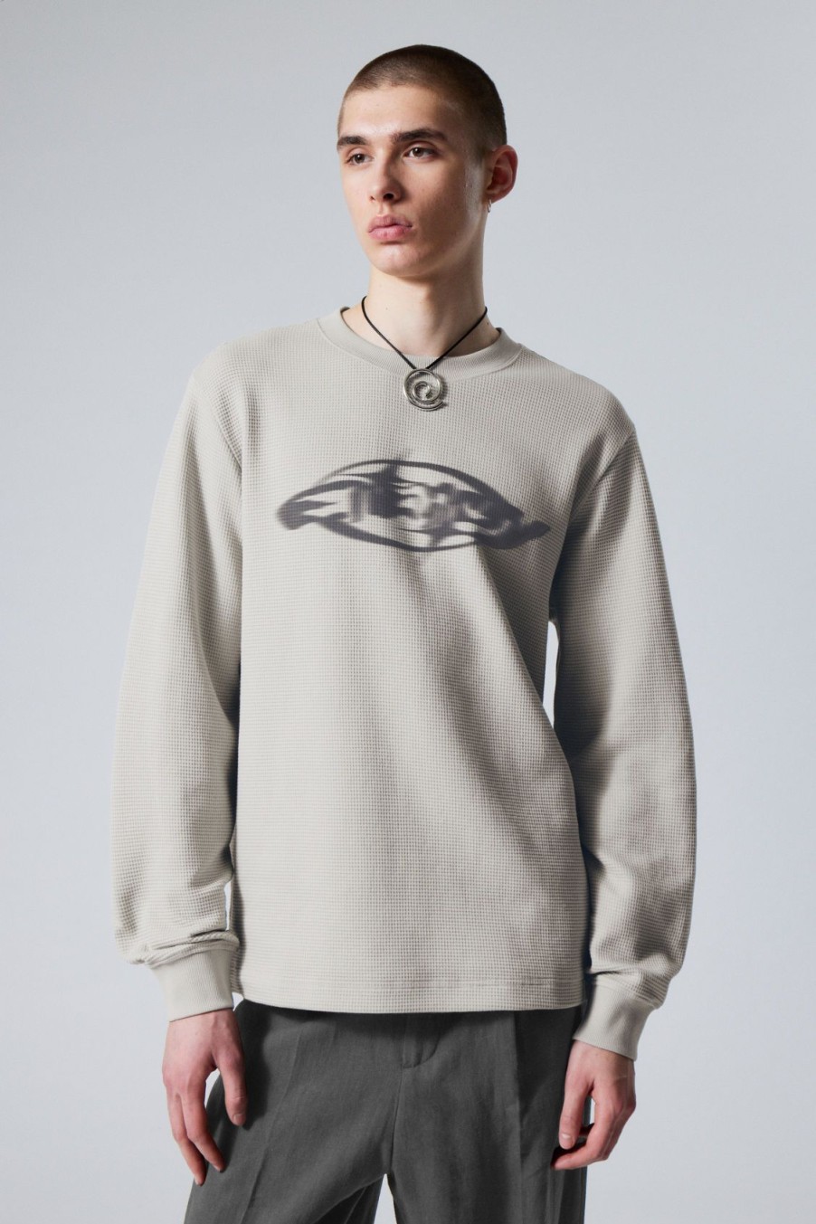 Best Weekday Relaxed Graphic Long Sleeve