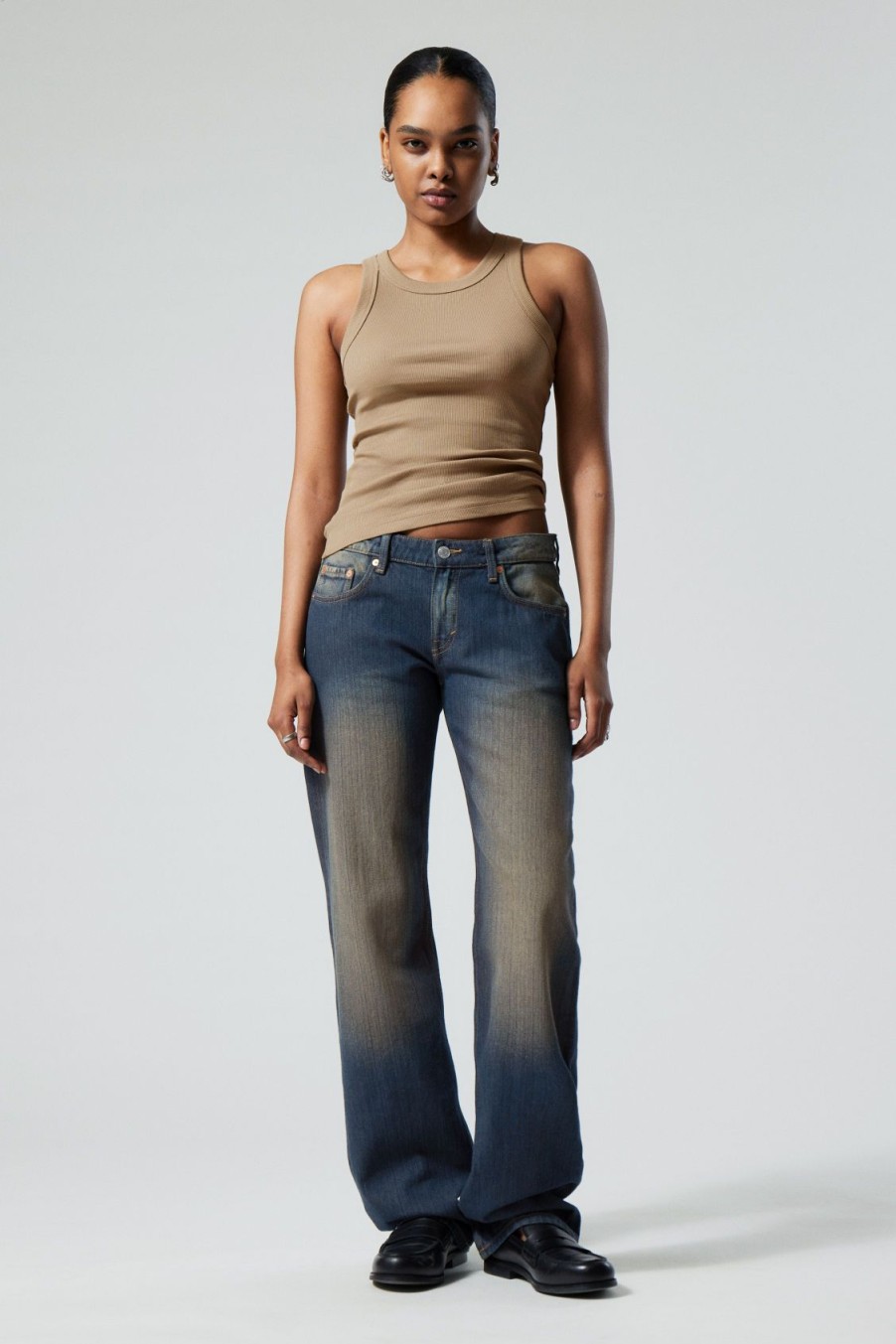 Best Weekday Arrow Low Straight Jeans