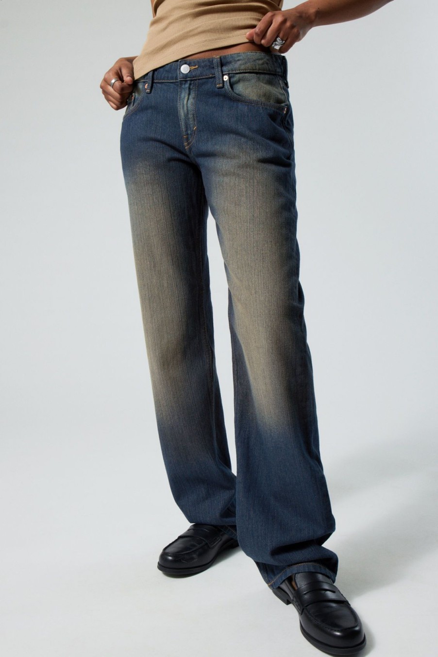 Best Weekday Arrow Low Straight Jeans