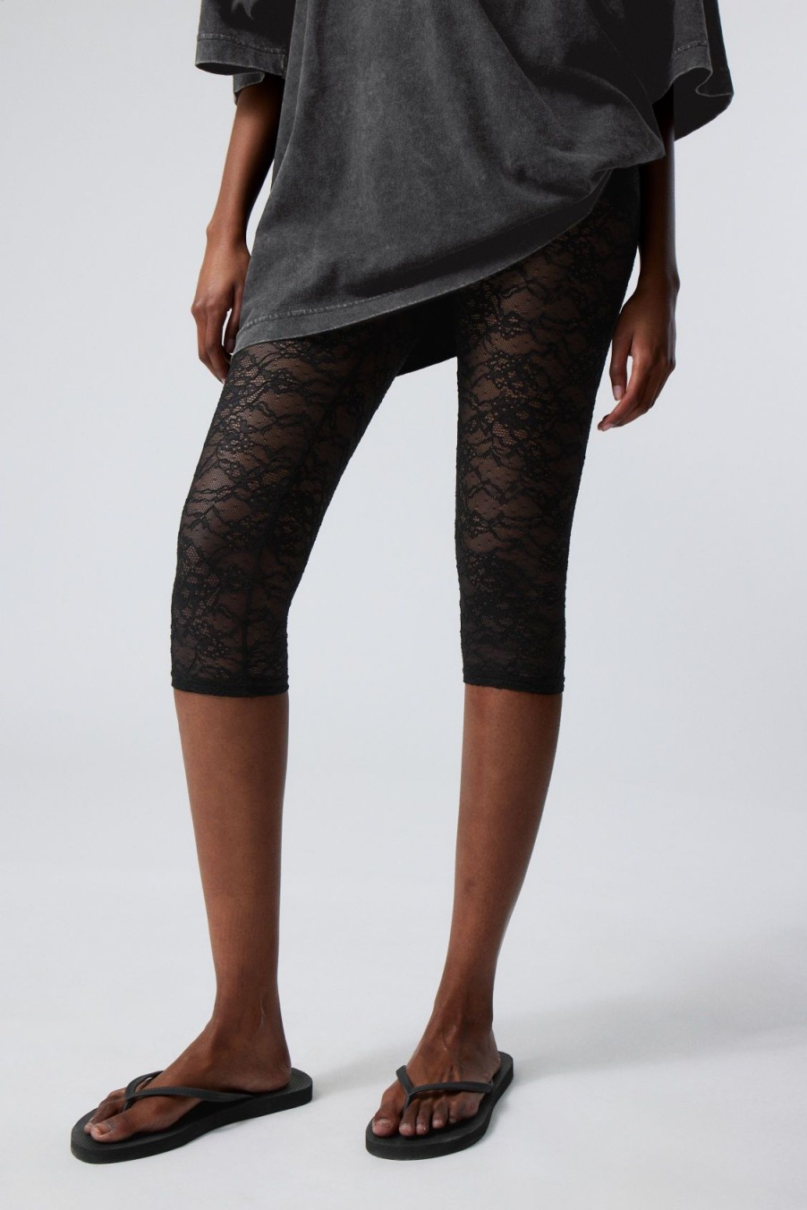 Best Weekday Lace Capri Trousers