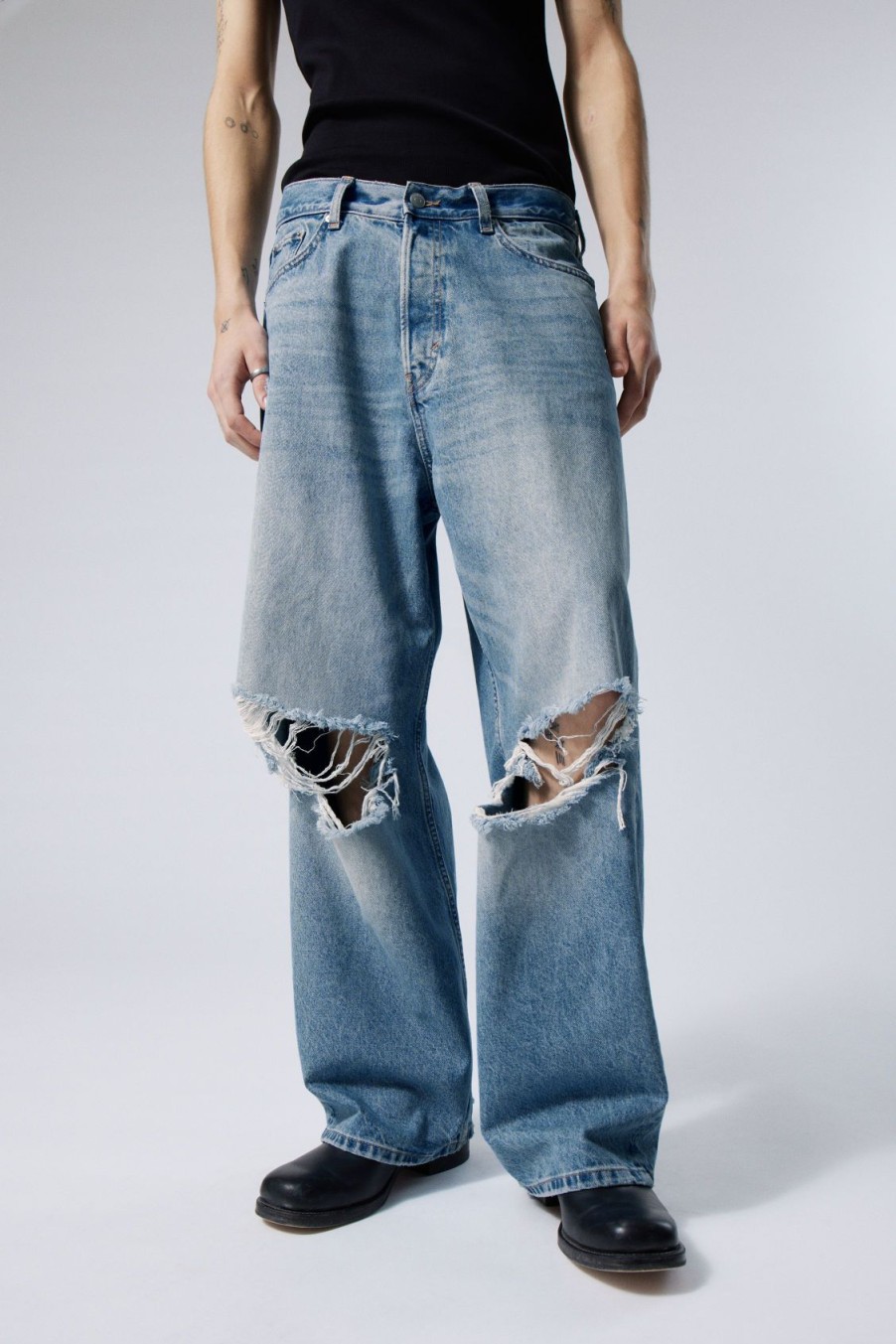 Hot Weekday Astro Ripped Loose Baggy Jeans