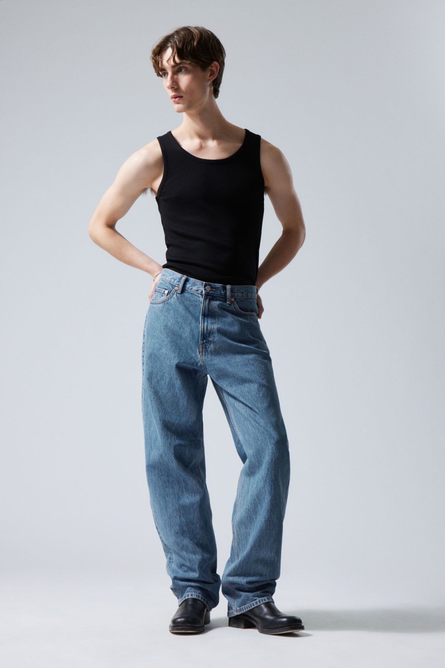 Online Weekday Galaxy Loose Straight Jeans