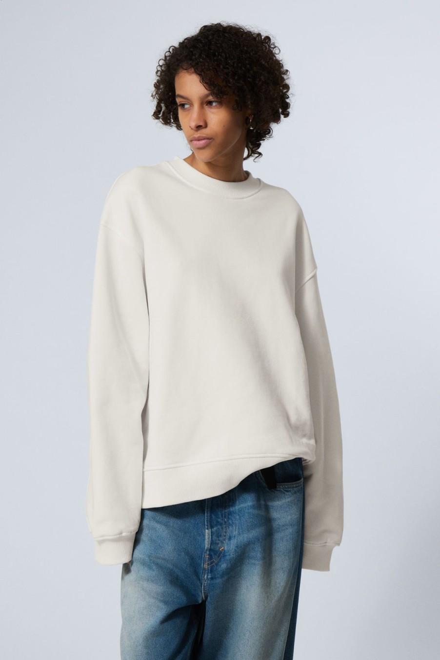 Hot Weekday Paula Boxy Sweatshirt