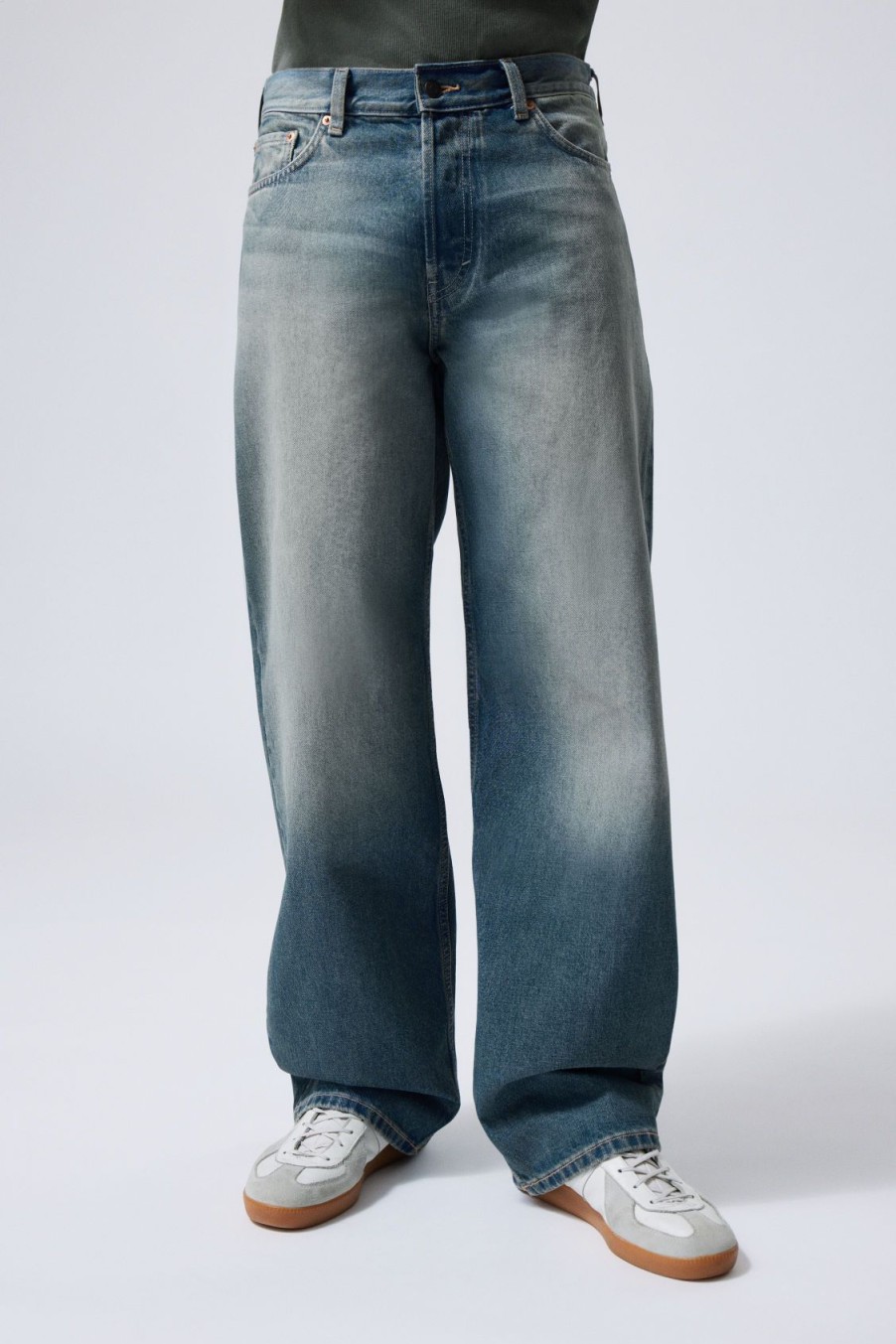 Online Weekday Sphere Low Loose Jeans