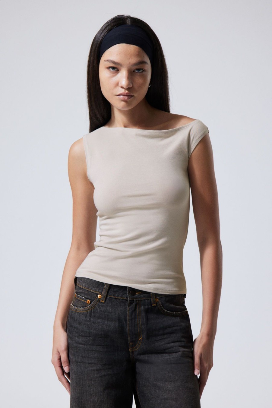 New Weekday Fitted Asymmetric Top