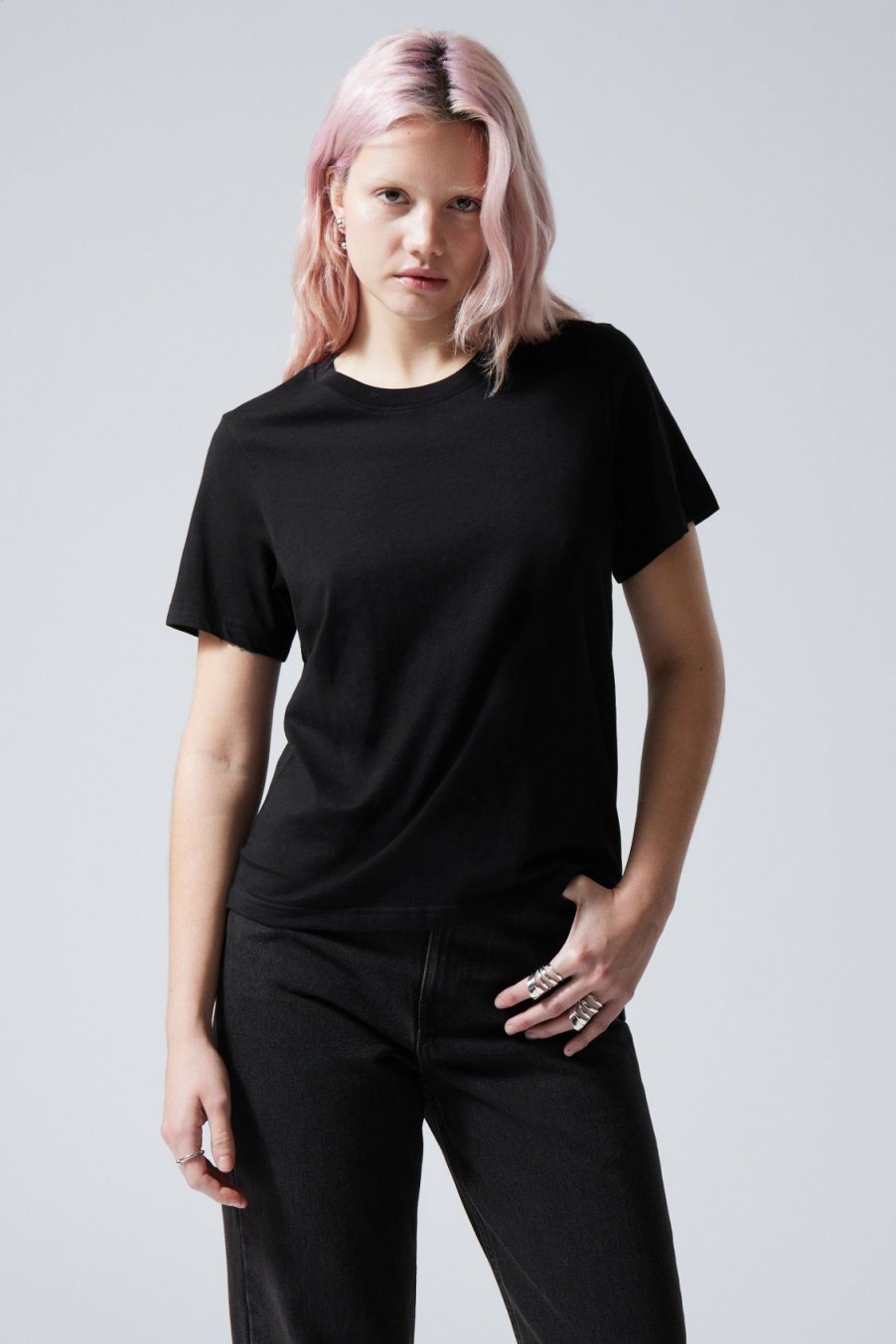 Online Weekday Essence Standard T-Shirt