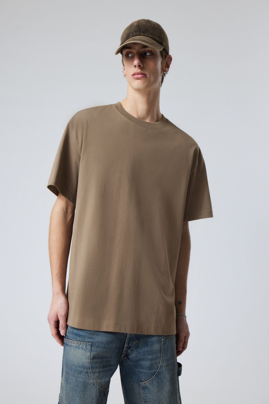 Wholesale Weekday Oversized Heavyweight T-Shirt