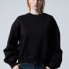 Hot Weekday Essence Standard Sweatshirt